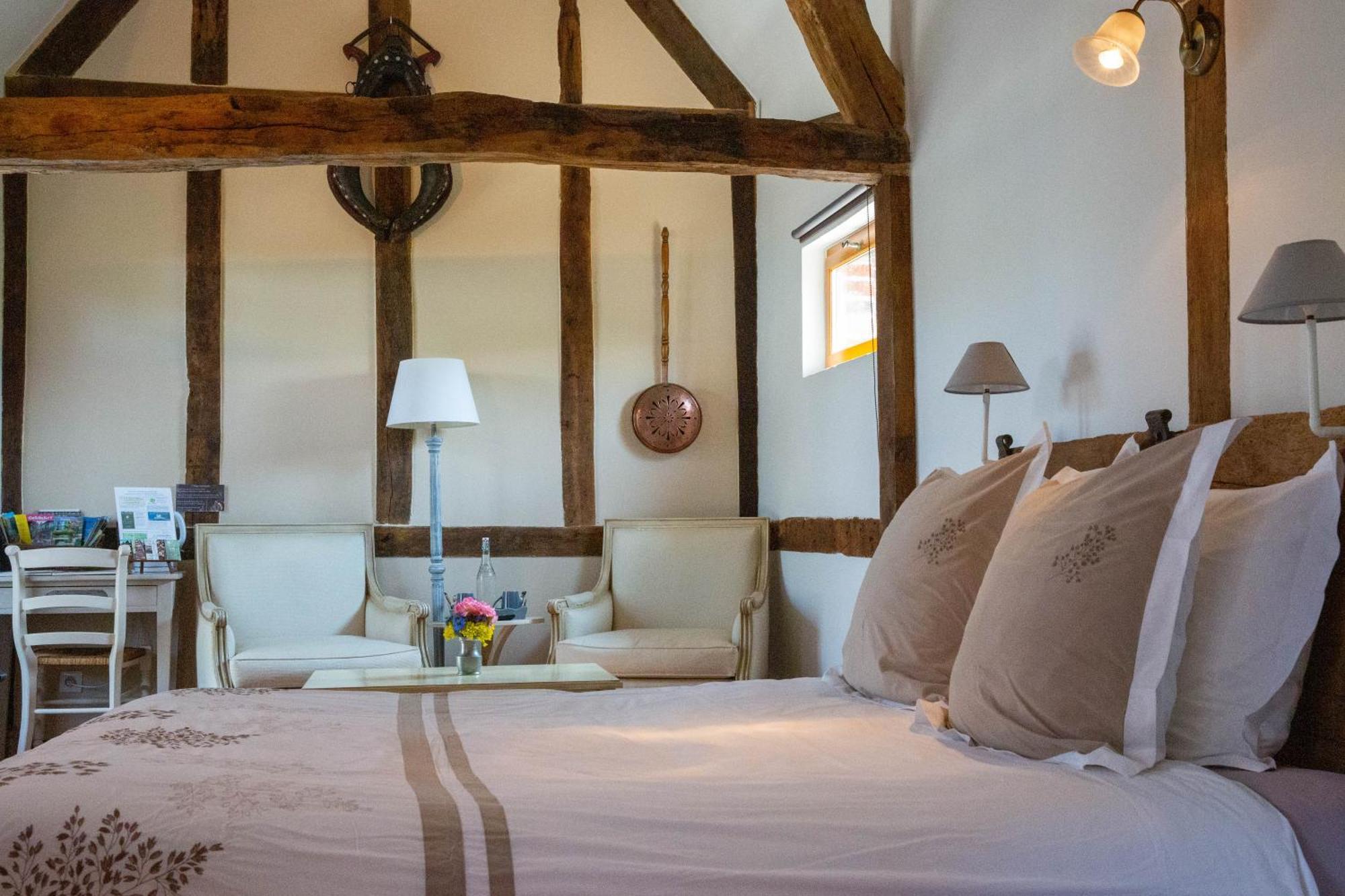 Bed and Breakfast L'Etape Normande à Montroty  Extérieur photo