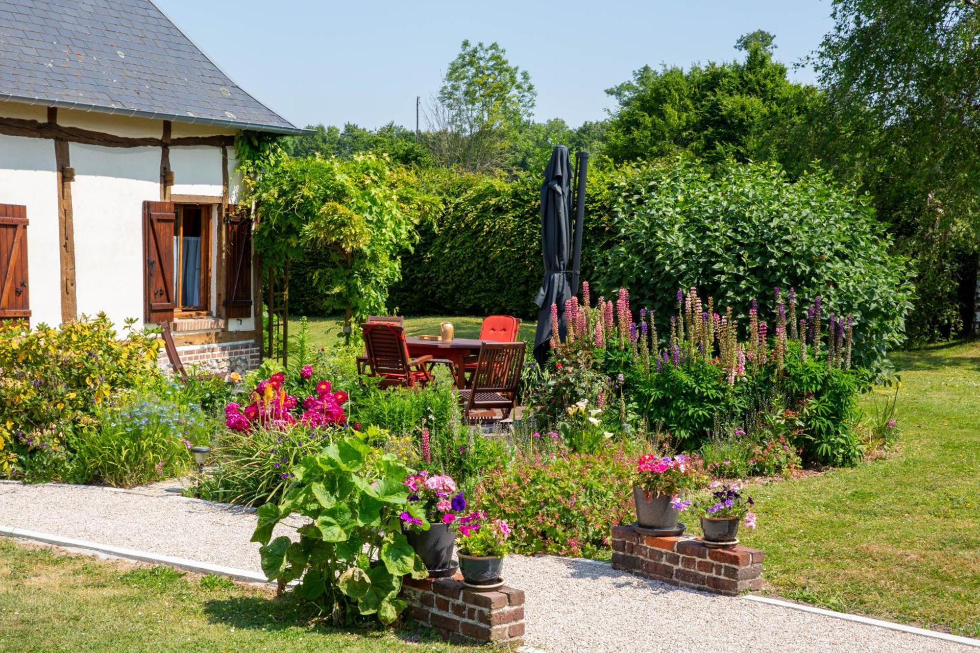 Bed and Breakfast L'Etape Normande à Montroty  Extérieur photo